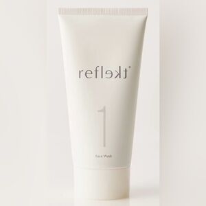 Reflect 1 Daily Exfoliating Face Wash- Vegan & Sulfate-Free- 150 mL (New)
